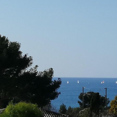 Sanary Les Gorguettes, Studio Avec Terrasse Vue Mer, A 10 Min A Pieds De La Plage Exterior foto
