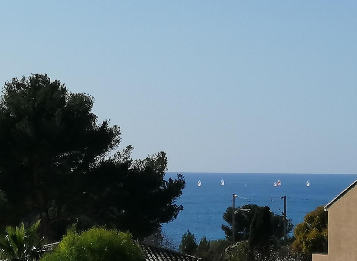 Sanary Les Gorguettes, Studio Avec Terrasse Vue Mer, A 10 Min A Pieds De La Plage Exterior foto