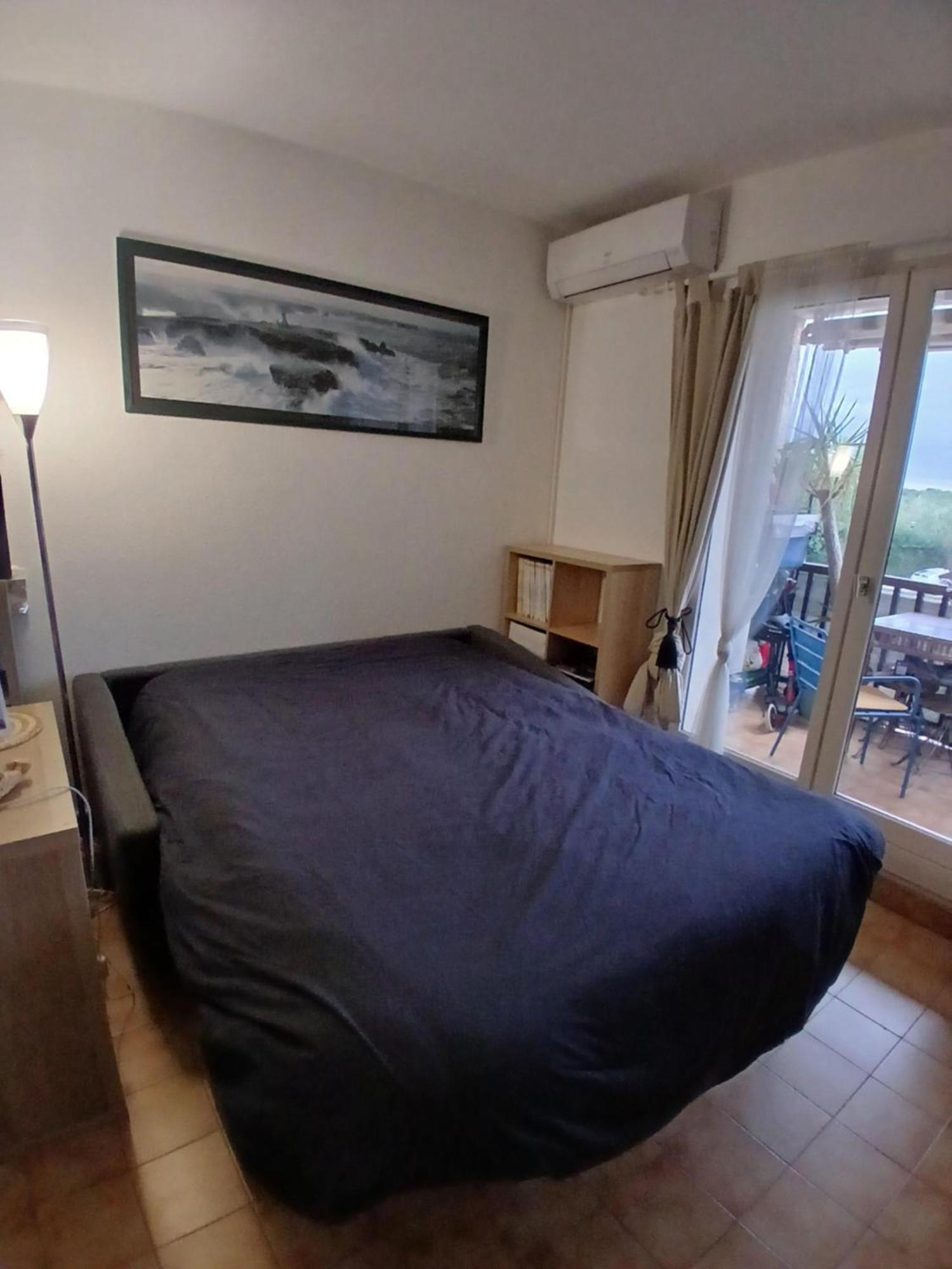 Sanary Les Gorguettes, Studio Avec Terrasse Vue Mer, A 10 Min A Pieds De La Plage Exterior foto